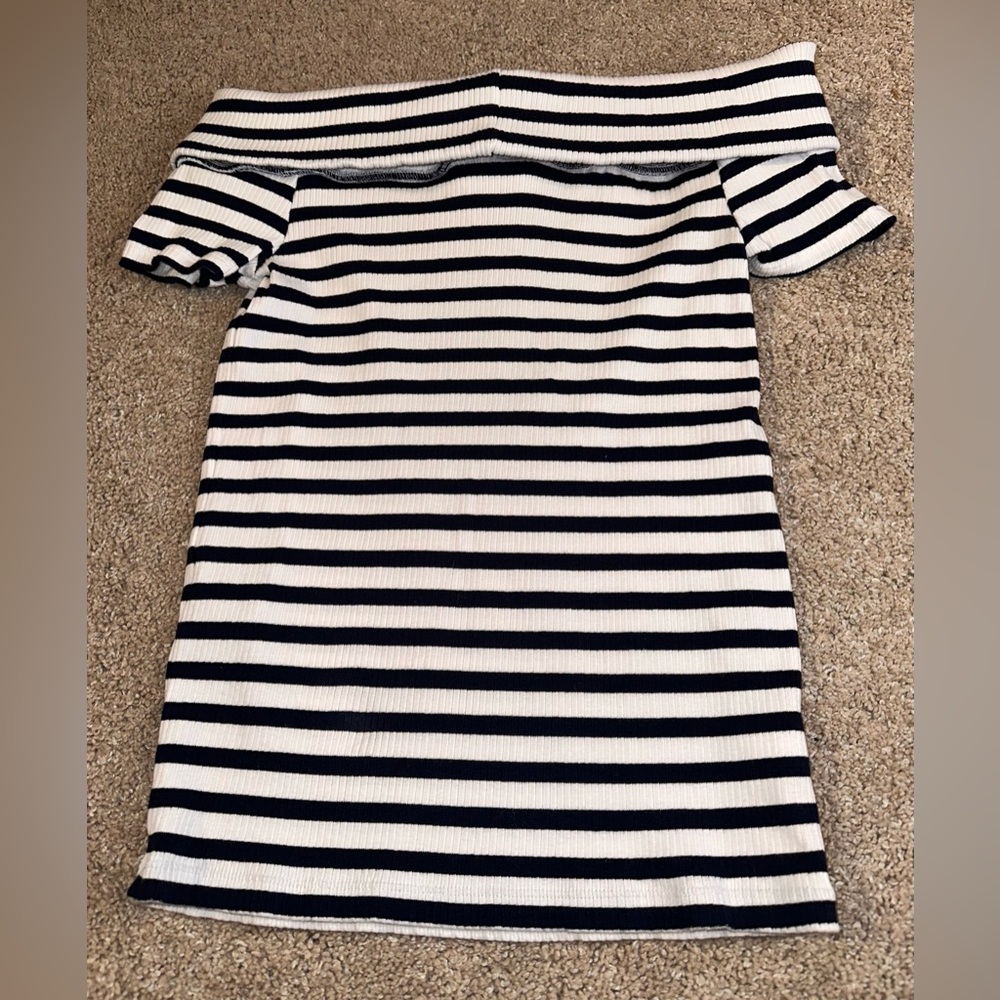 LOFT Striped Off-Shoulder Top. Size M - Picture 7 of 11
